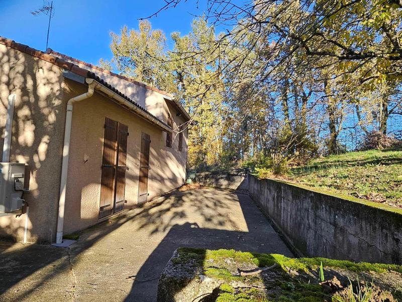 Maison - 207 m² - 11 pièces