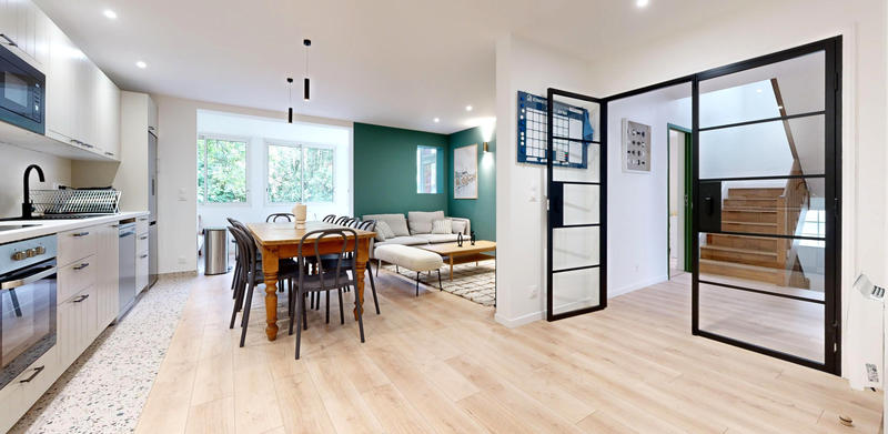 Maison - 230 m² - 7 pièces