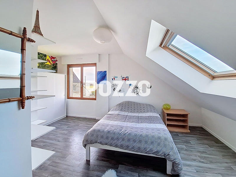 Maison - 165 m² - 8 pièces