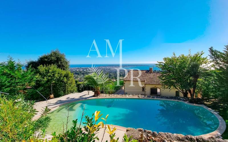 Villa - 300 m² - 7 pièces