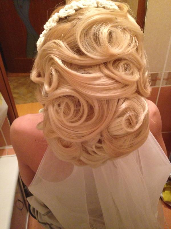 Hair and make up style