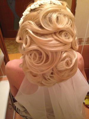 Hair and make up style