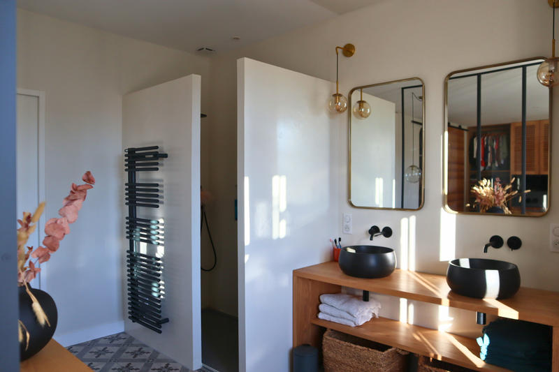 Maison - 256 m² - 9 pièces