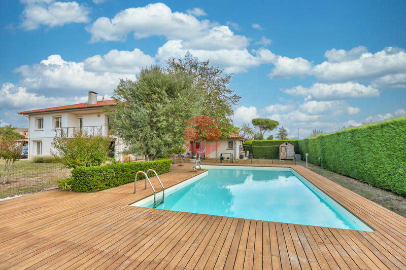 Maison - 196 m² - 7 pièces