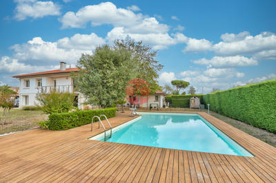 Maison - 196 m² - 7 pièces