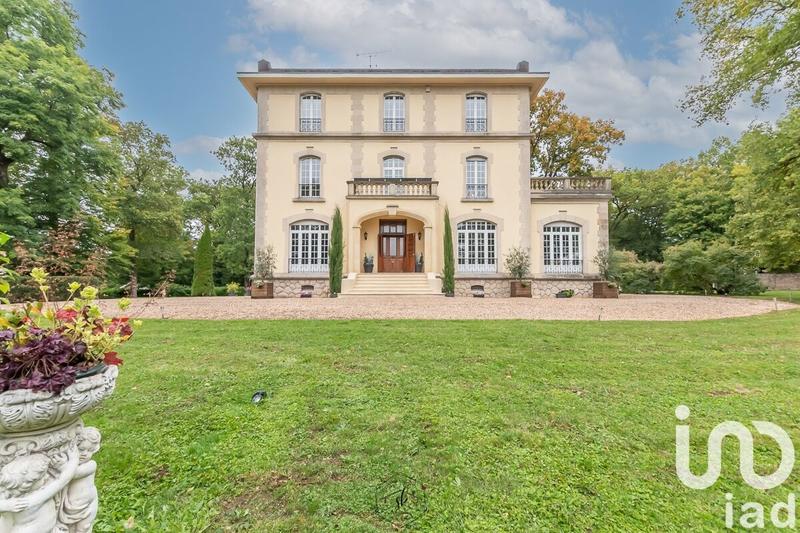 Maison - 432 m² - 18 pièces