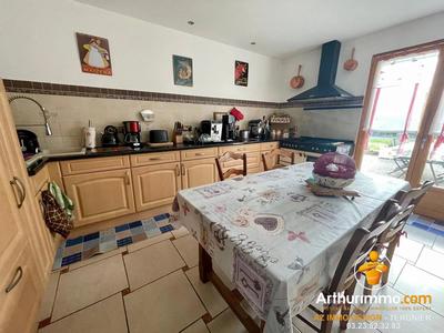 Maison - 250 m² - 11 pièces