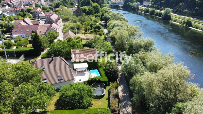 Maison - 200 m² - 7 pièces