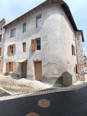Maison - 104 m² - 5 pièces