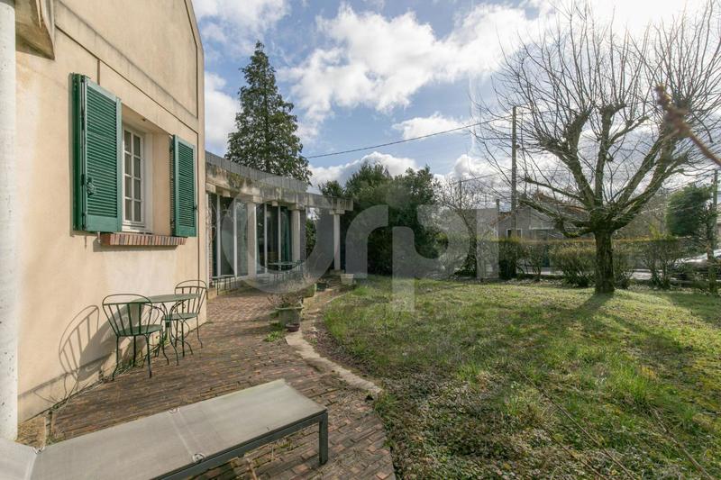 Maison - 199 m² - 7 pièces
