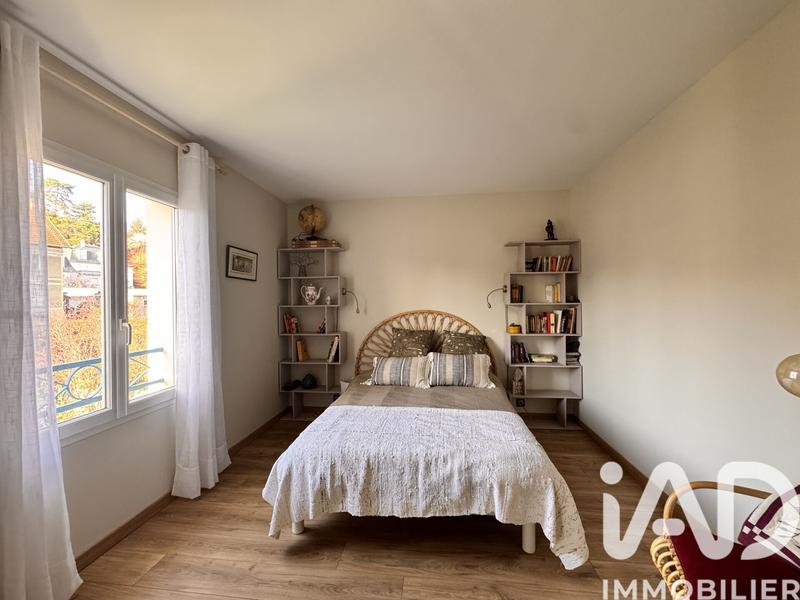 Maison - 214 m² - 8 pièces