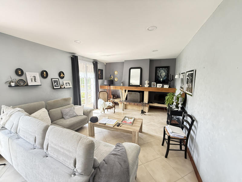 Maison - 225 m² - 11 pièces