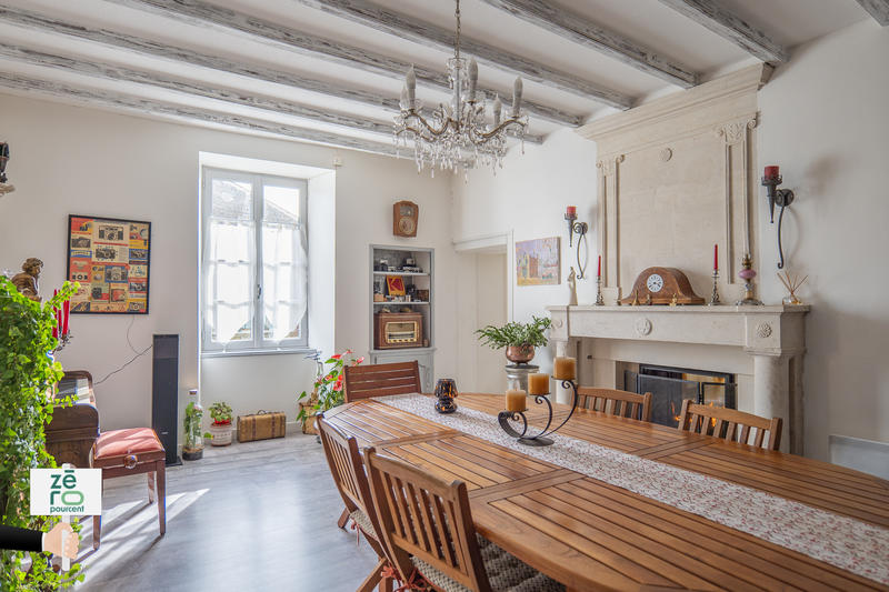 Maison - 219 m² - 6 pièces