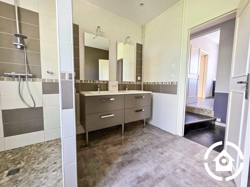 Maison - 160 m² - 5 pièces