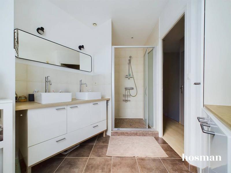 Maison - 204 m² - 8 pièces