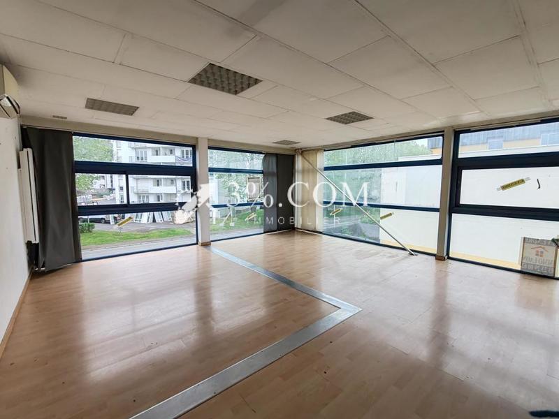 Appartement - 725 m² - 25 pièces