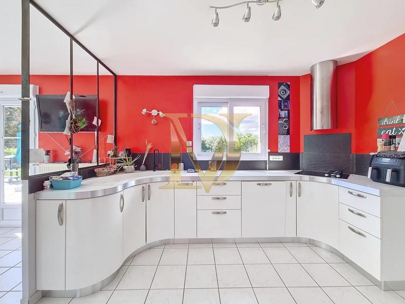 Maison - 245 m² - 11 pièces