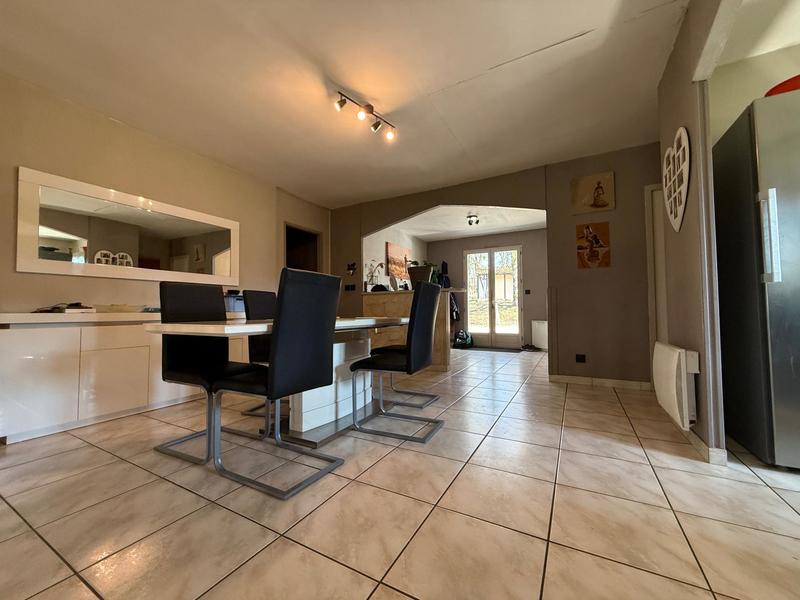 Maison - 236 m² - 10 pièces