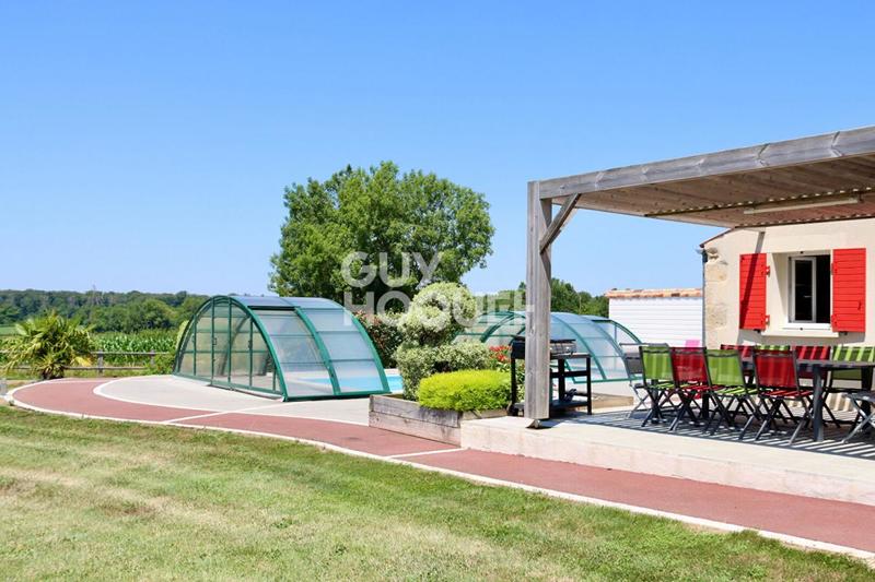 Maison - 225 m² - 9 pièces