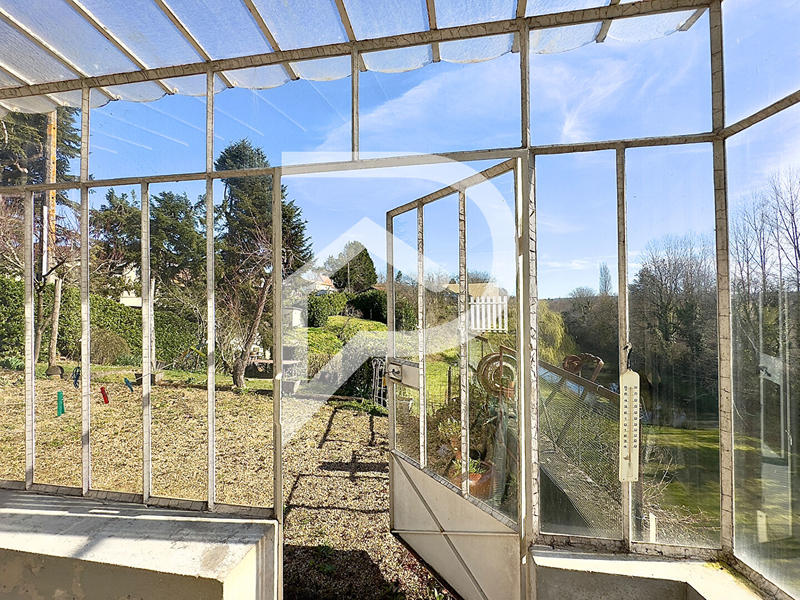 Maison - 225 m² - 9 pièces