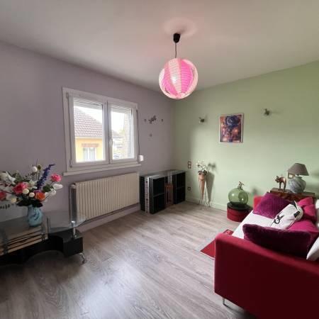 Maison - 218 m² - 9 pièces