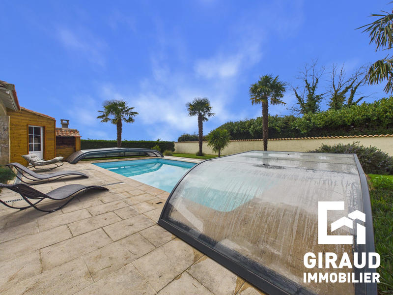 Maison - 162 m² - 8 pièces