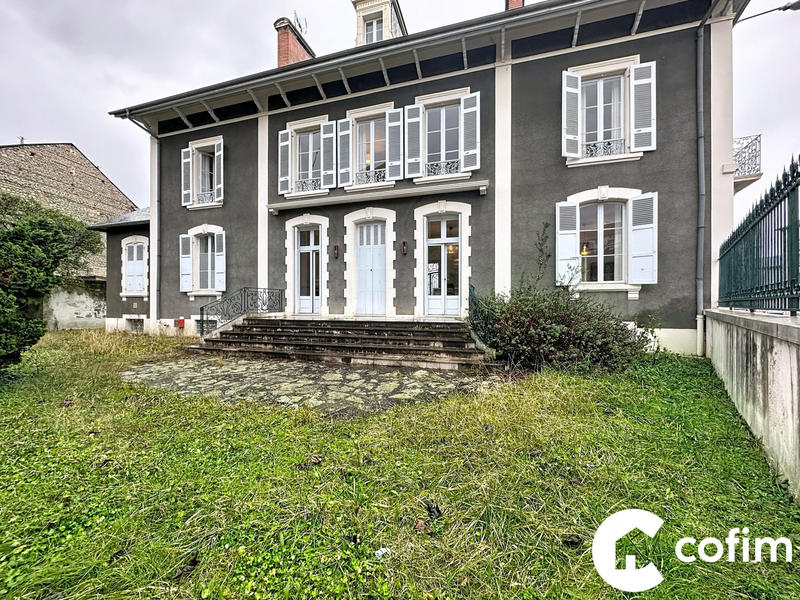 Maison - 380 m² - 14 pièces