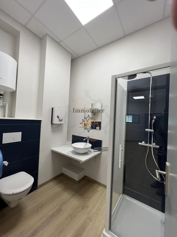 Bureau - 48 m² - 5 pièces