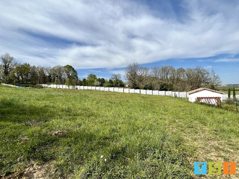 Terrain constructible - 2 600 m²