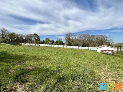 Terrain constructible - 2 600 m²