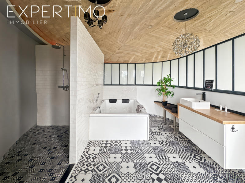 Maison - 180 m² - 5 pièces