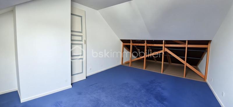 Demeure - 268 m² - 9 pièces