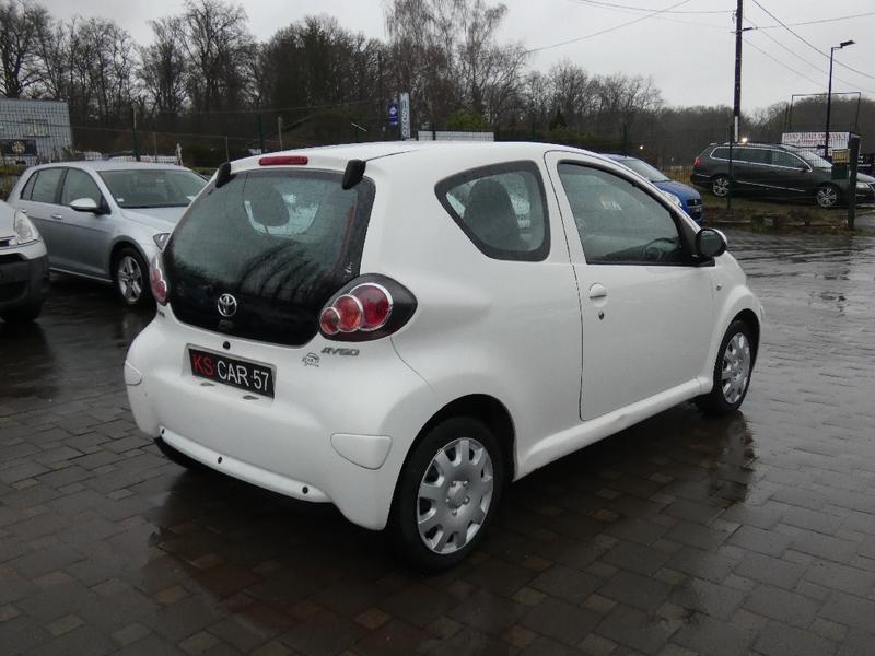 Toyota Aygo 1.0 VVTi 70cv Blue