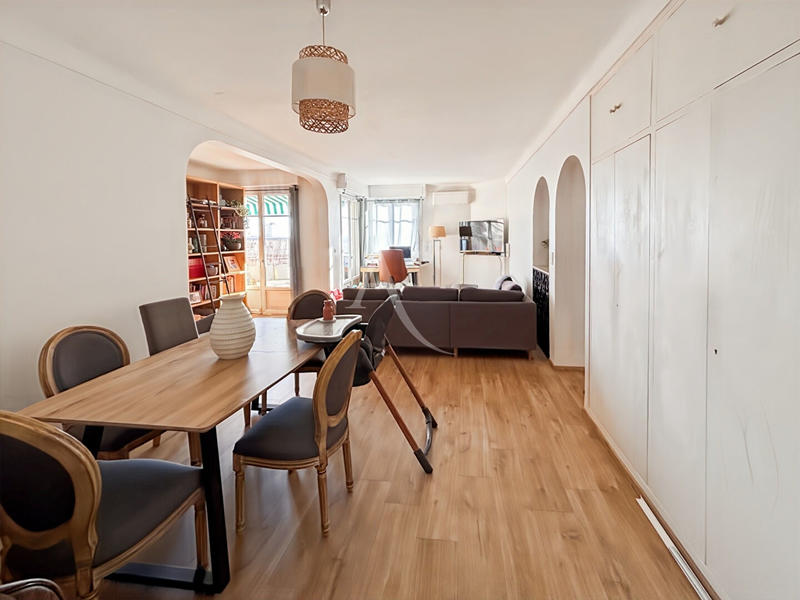 Appartement - 81 m² - 3 pièces