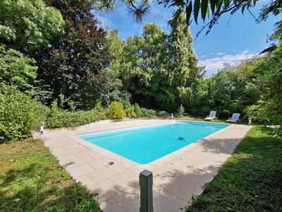 Maison - 157 m² - 9 pièces