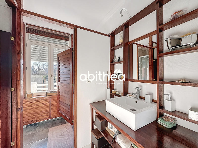 Maison - 224 m² - 6 pièces