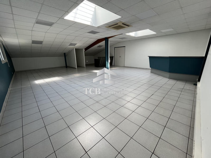 Local d'activités - 1 175 m²