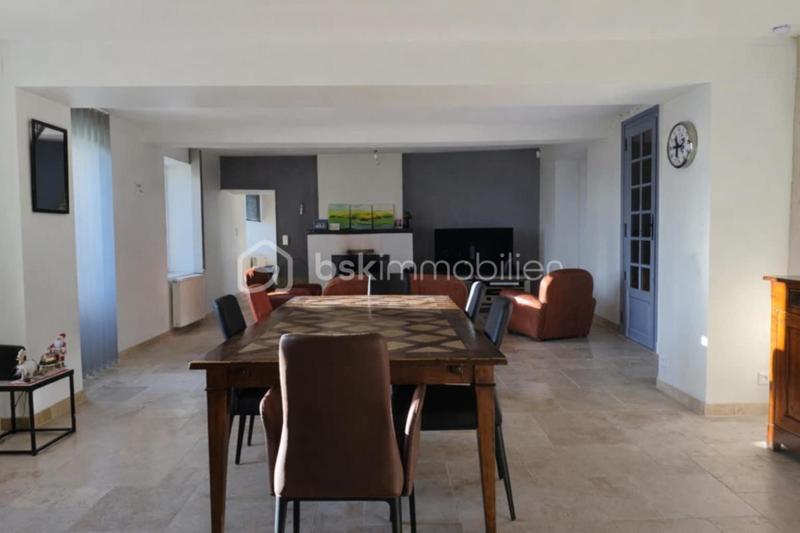 Maison - 217 m² - 6 pièces