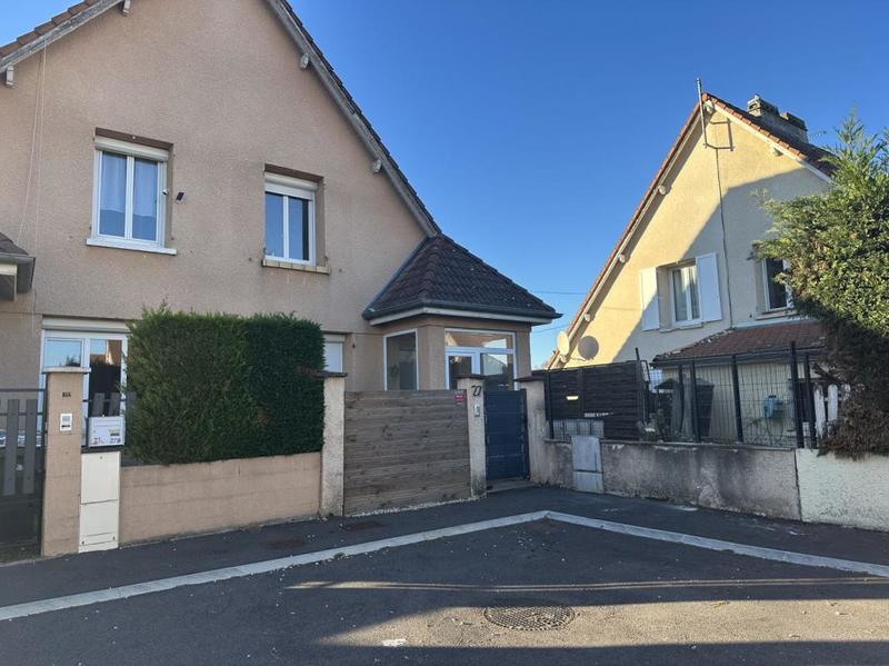 Maison - 80 m² - 4 pièces