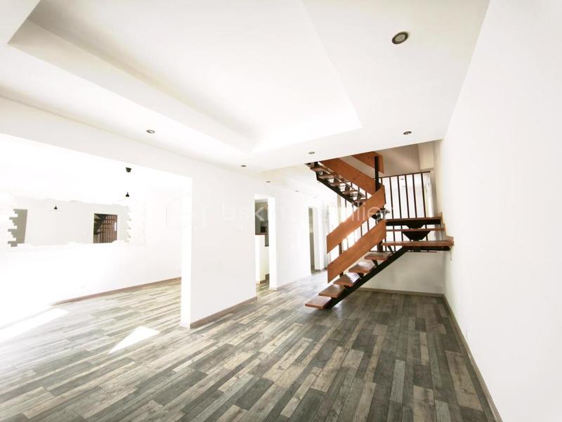 Maison traditionnelle - 100 m² - 5 pièces