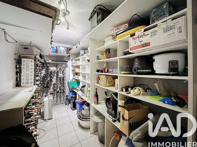 Maison - 248 m² - 8 pièces