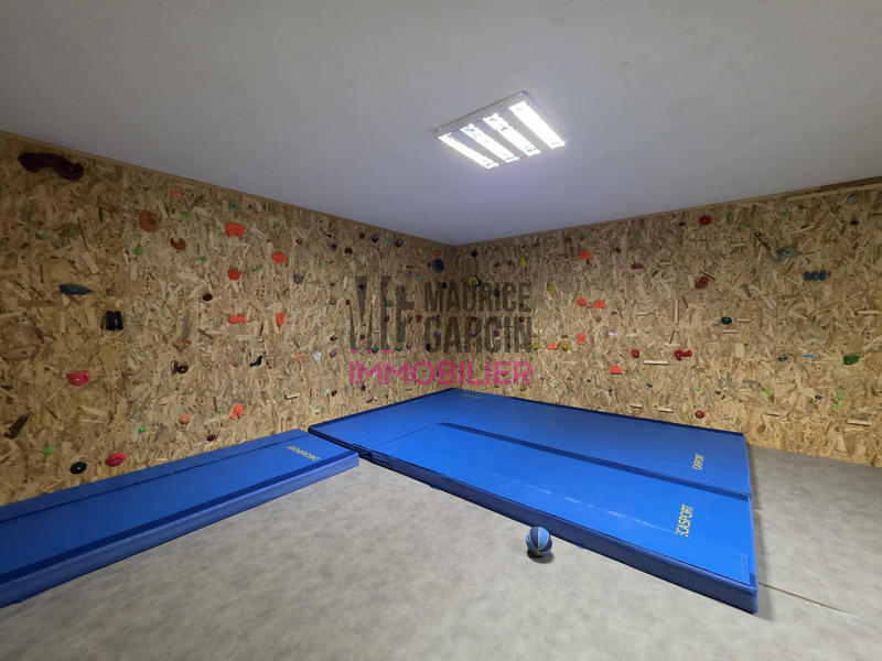 Maison - 234 m² - 6 pièces