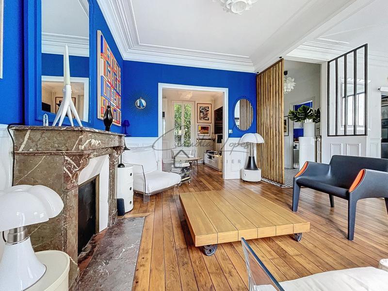 Propriété - 143 m² - 9 pièces