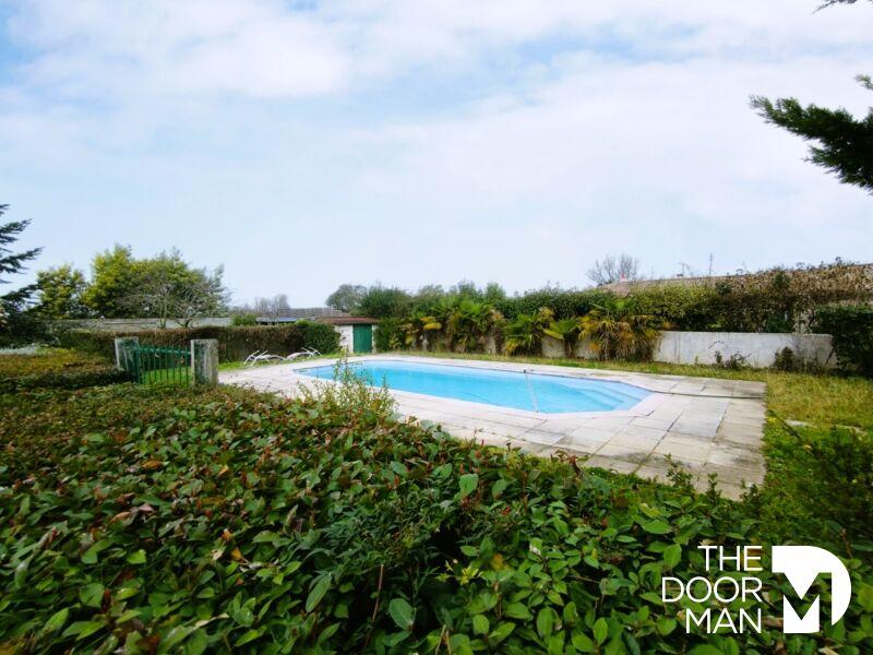 Maison traditionnelle - 180 m² - 5 pièces