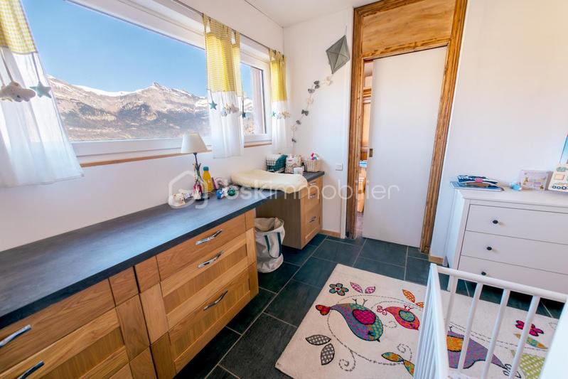 Appartement - 81 m² - 3 pièces