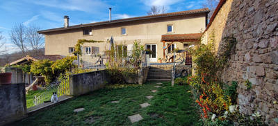 Maison - 210 m² - 8 pièces