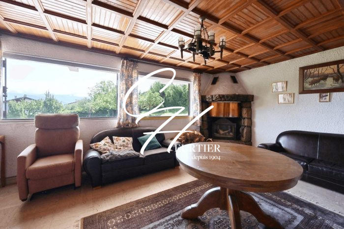 Maison traditionnelle - 187 m² - 6 pièces