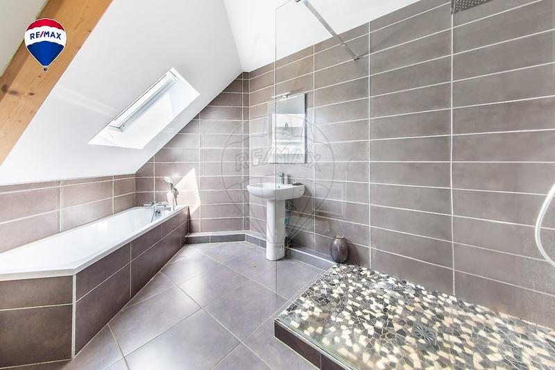 Maison - 140 m² - 4 pièces