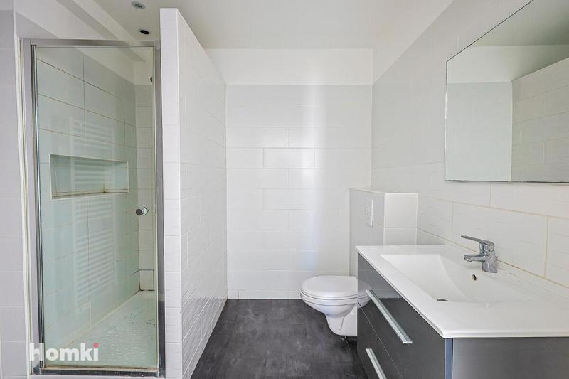 Immeuble - 122 m² - 9 pièces