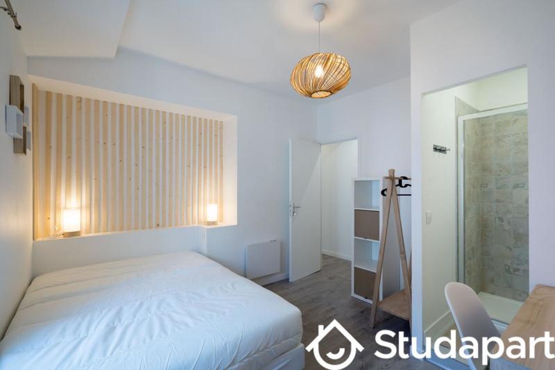 Chambre - 11 m² - 1 pièce